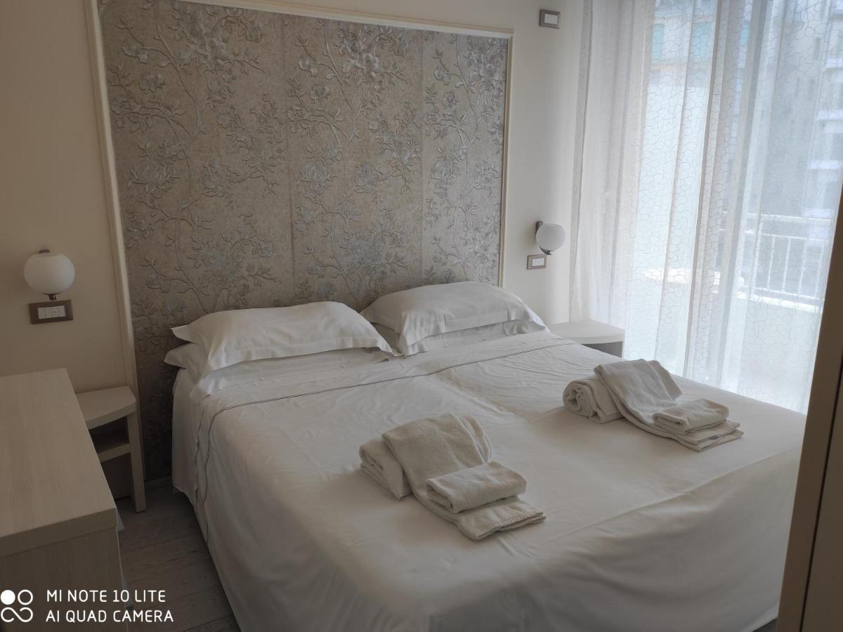 Casa Vacanze Medit อาลัสซิโอ ภายนอก รูปภาพ