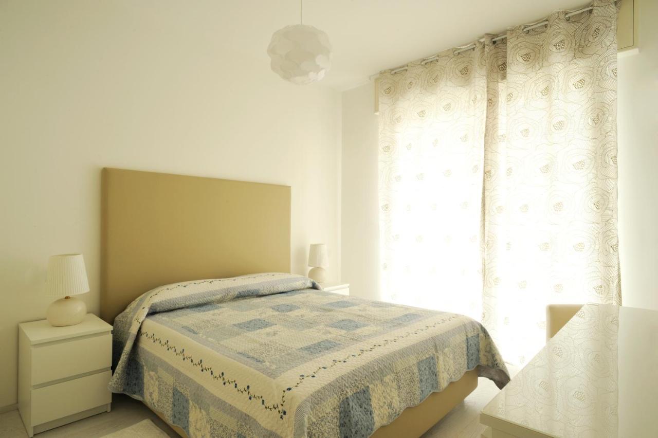 Casa Vacanze Medit อาลัสซิโอ ภายนอก รูปภาพ