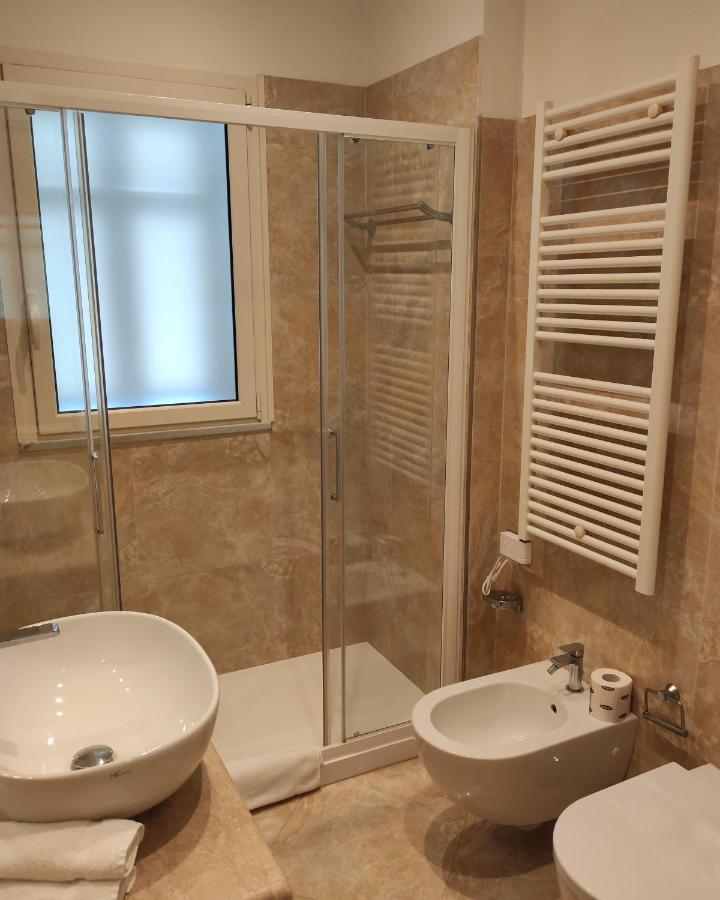 Casa Vacanze Medit อาลัสซิโอ ภายนอก รูปภาพ