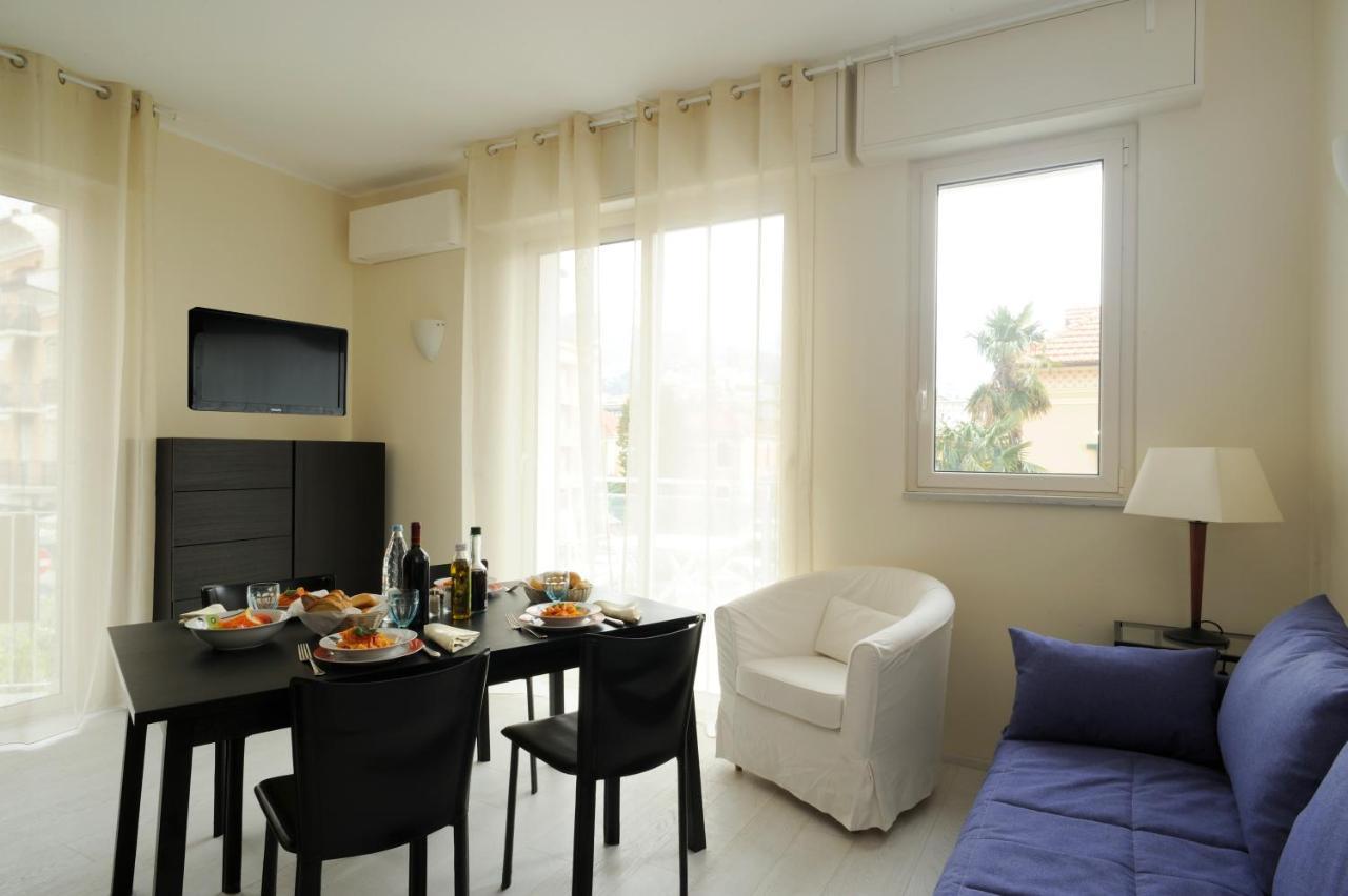 Casa Vacanze Medit อาลัสซิโอ ภายนอก รูปภาพ